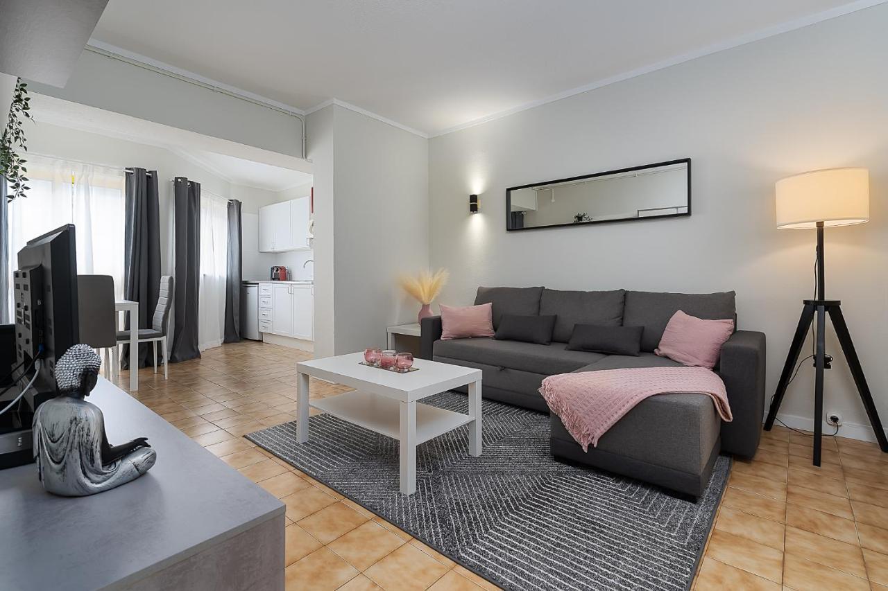 Sunny Flat W/ Balcony & Pool By Lovelystay Portimão Exteriör bild